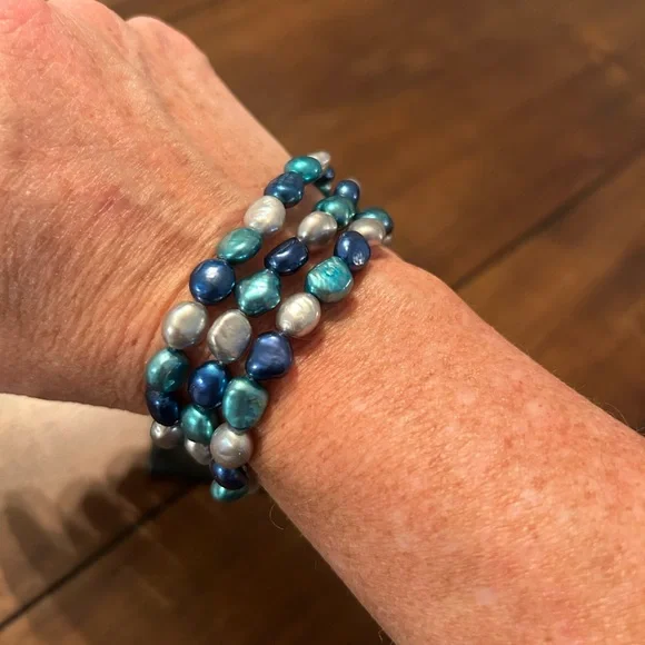 Honora Blue and Silver Pearl Bracelet Set - Picture 3 of 3